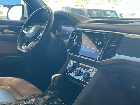 Used 2022 Volkswagen Atlas Cross Sport SEL Premium R-Line image 29