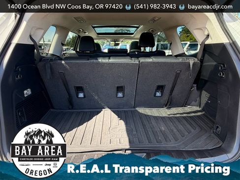 Used 2022 Subaru Ascent Limited w/ Technology Package AWD/4WD image 8