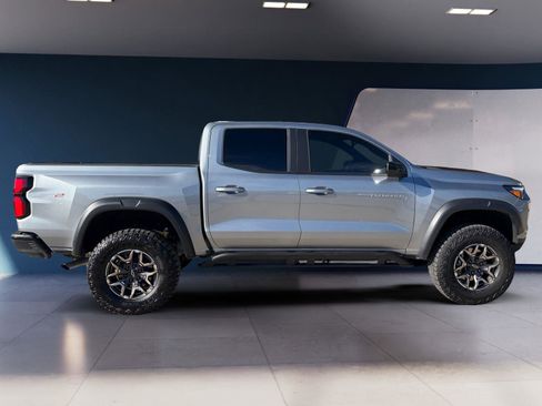 Used 2025 Chevrolet Colorado ZR2 w/ Technology Package image 6