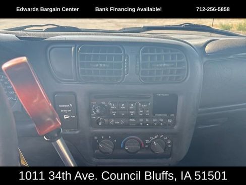 Used 2002 Chevrolet S10 Pickup 2WD Extended Cab w/ Comfort Convenience Pkg image 16