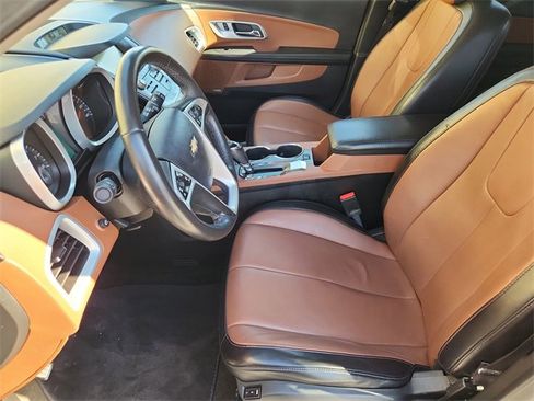 Certified 2017 Chevrolet Equinox Premier w/ Enhanced Convenience Package image 18