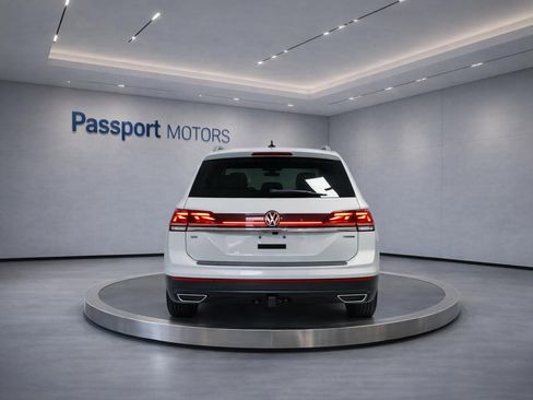 Used 2024 Volkswagen Atlas SE AWD/4WD image 5