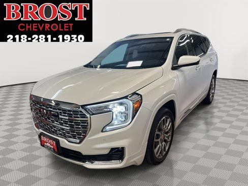 Used 2023 GMC Terrain Denali image 1