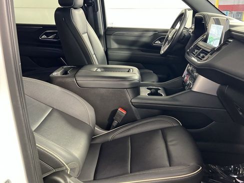 Used 2022 GMC Yukon XL SLT w/ SLT Luxury Package image 29