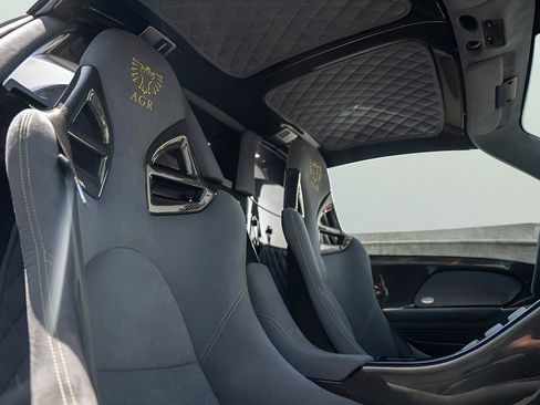 Used 2004 Porsche Carrera GT RWD image 34