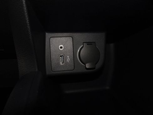 New 2024 Nissan Kicks S image 28