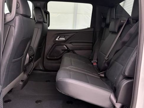 Used 2025 Chevrolet Silverado EV LT AWD/4WD image 19