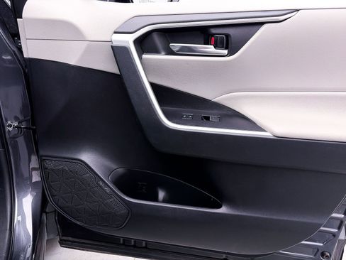 Used 2023 Toyota RAV4 XLE Premium image 37