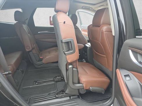 Used 2021 Buick Enclave Avenir w/ Avenir Technology Package FWD image 24