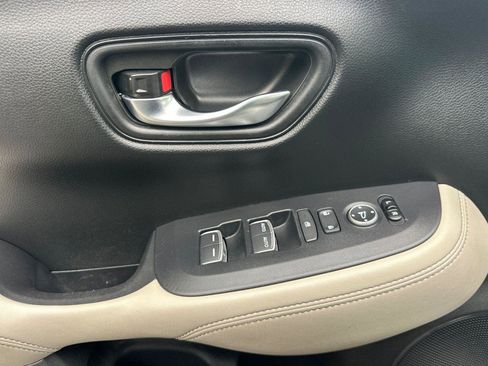 Used 2024 Honda HR-V EX-L image 5