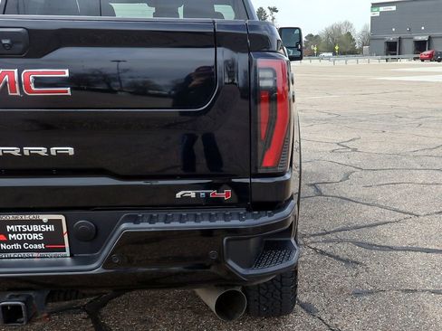 Used 2024 GMC Sierra 2500 AT4 w/ AT4 Preferred Package AWD/4WD image 19