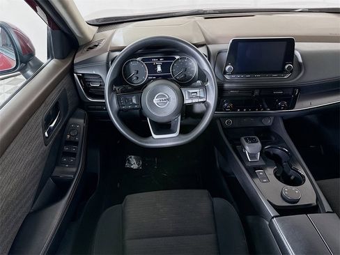 Certified 2021 Nissan Rogue SV image 4