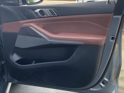 Used 2026 BMW X7 M60i image 25