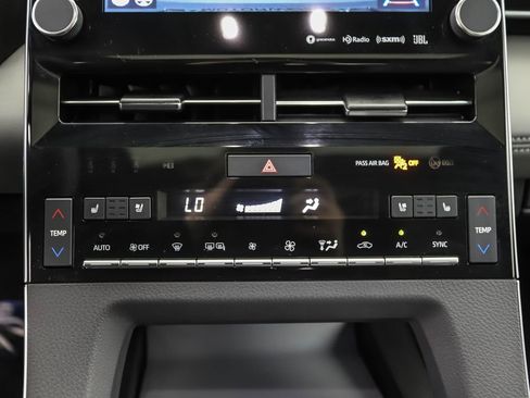 Used 2020 Toyota Avalon Limited w/ All Weather Liner Package FWD image 19