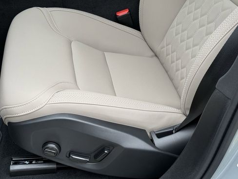 New 2026 Volvo XC90 B6 Plus w/ Protection Package Premier image 16