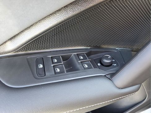 New 2026 Volkswagen Tiguan SE R-Line FWD image 22