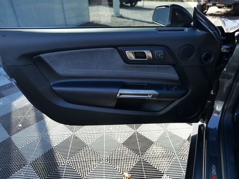 Used 2020 Ford Mustang Shelby GT350 w/ Technology Package image 12