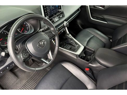 Used 2020 Toyota RAV4 XLE Premium AWD/4WD image 10