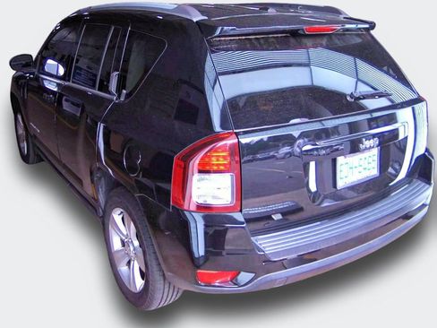 Used 2016 Jeep Compass Sport w/ Power Value Group FWD image 4