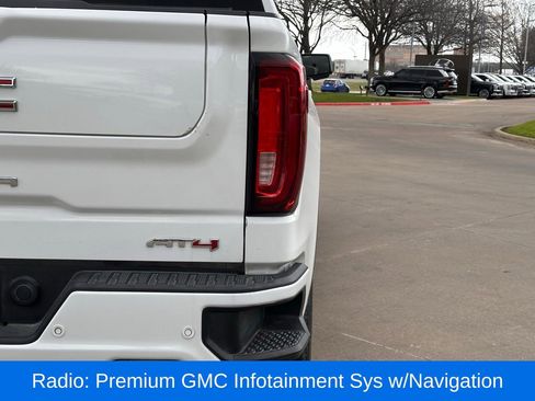 Used 2022 GMC Sierra 1500 AT4 w/ AT4 Premium Package image 11