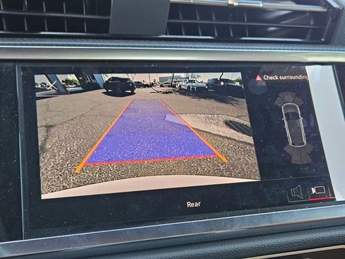 Certified 2025 Audi Q3 2.0T Premium image 15