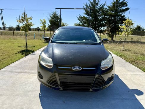 Used 2014 Ford Focus SE image 2