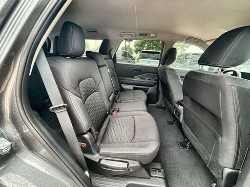Used 2025 Nissan Pathfinder SV FWD image 26