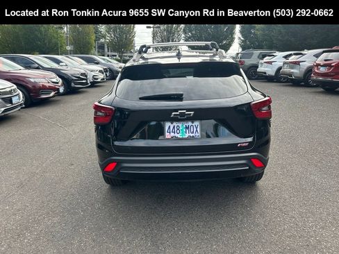 Used 2024 Chevrolet Trax RS w/ Sunroof Package FWD image 5