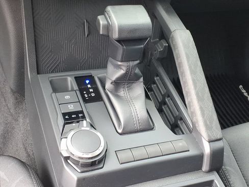 Certified 2025 Toyota Tacoma SR AWD/4WD image 13
