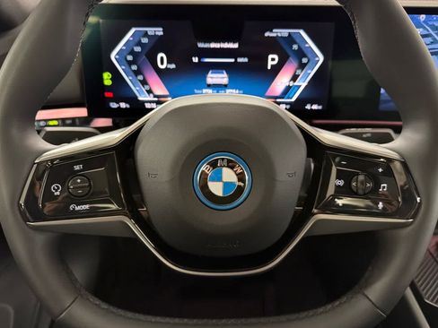 Used 2024 BMW i5 eDrive40i RWD image 23