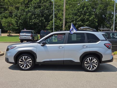 Certified 2025 Subaru Forester Touring AWD/4WD image 6
