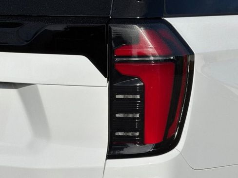 New 2026 Chevrolet Suburban LS image 28