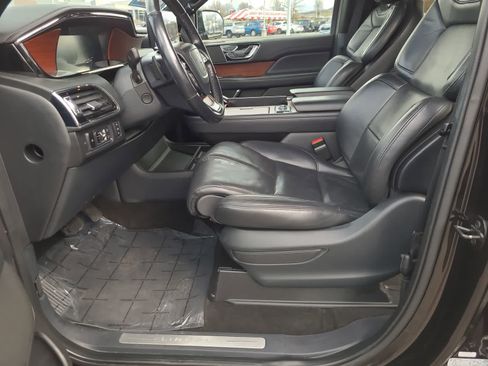Used 2023 Lincoln Navigator Reserve image 19