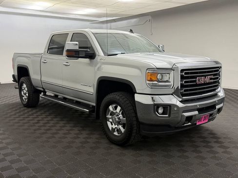 Used 2016 GMC Sierra 2500 SLT w/ Duramax Plus Package AWD/4WD image 7