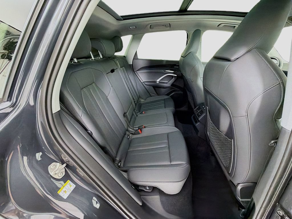 Used 2025 Audi Q5 Premium Plus w/ Premium Plus AWD/4WD image 29