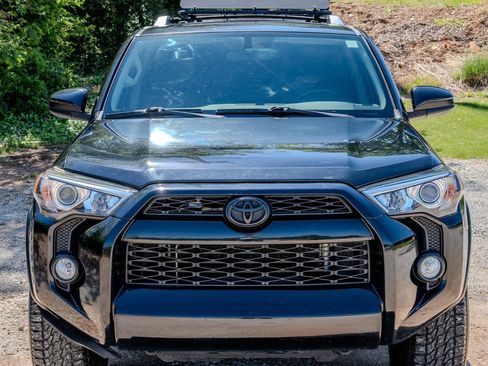 Used 2018 Toyota 4Runner SR5 RWD image 8