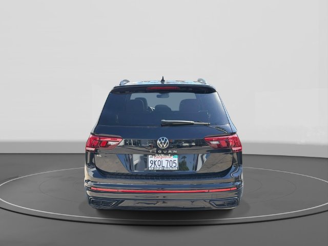 Certified 2024 Volkswagen Tiguan SE R-Line FWD image 4