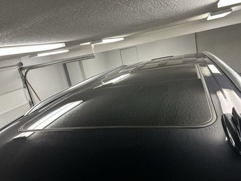 Certified 2023 GMC Yukon SLT AWD/4WD image 19