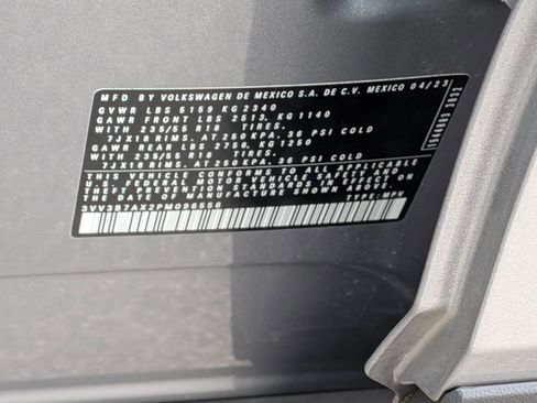 Used 2023 Volkswagen Tiguan SE FWD image 40
