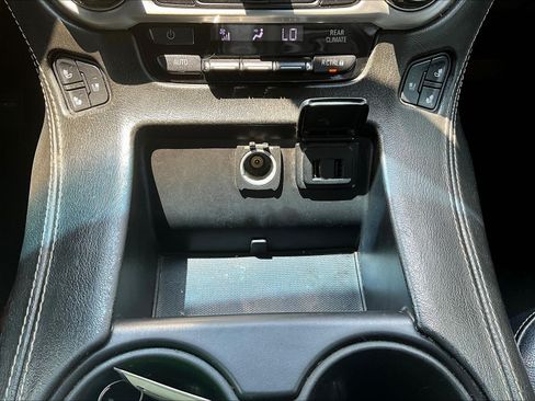 Used 2018 GMC Yukon SLT AWD/4WD image 16