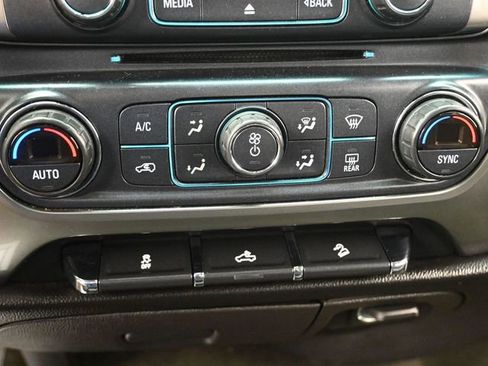 Used 2018 Chevrolet Silverado 1500 LT w/ All Star Edition image 22