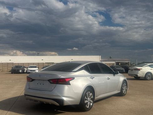 Used 2020 Nissan Altima 2.5 S FWD image 24