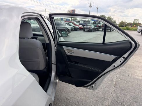 Used 2015 Toyota Corolla LE FWD image 31