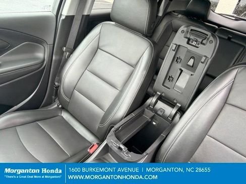 Used 2024 GMC Terrain SLT AWD/4WD image 23