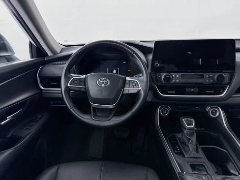 Certified 2025 Toyota Grand Highlander AWD image 22