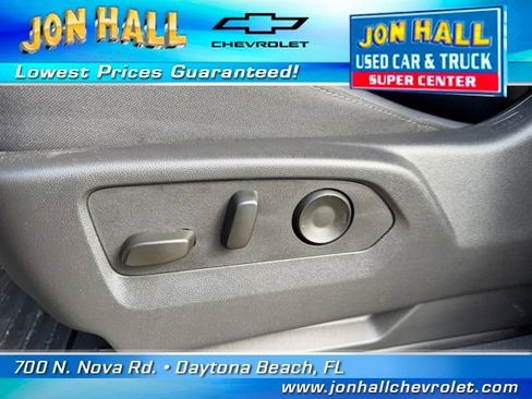 Used 2025 Chevrolet Silverado 1500 Custom Trail Boss w/ Dark Appearance Package image 22