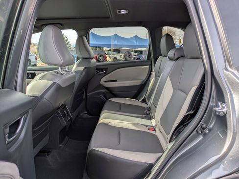 Used 2025 Subaru Forester Limited w/ Popular Package image 31