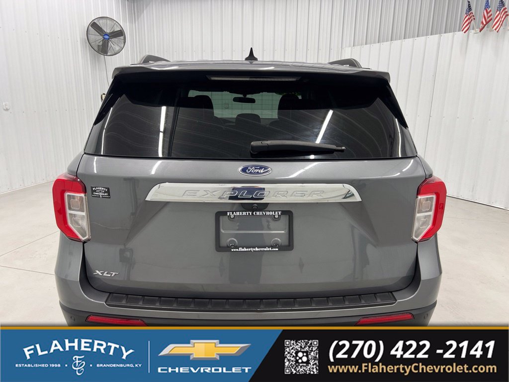 Used 2024 Ford Explorer XLT w/ Equipment Group 202A RWD image 4