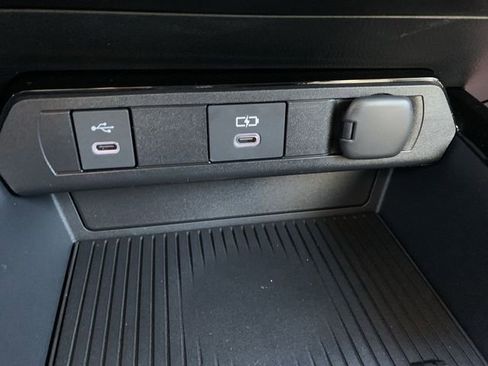 New 2026 Toyota Prius Plug-In Hybrid FWD image 27