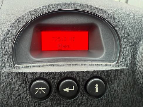 Used 2006 Pontiac Grand Prix w/ Sun And Sound Package image 13